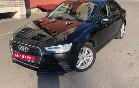 Audi A4, 2017 год, 1 990 000 рублей, 11 фотография