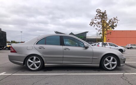 Mercedes-Benz C-Класс, 2005 год, 549 000 рублей, 3 фотография