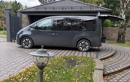 Hyundai Staria, 2021 год, 4 990 000 рублей, 1 фотография