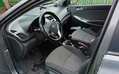 Hyundai Solaris II рестайлинг, 2013 год, 890 000 рублей, 7 фотография