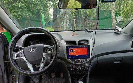 Hyundai Solaris II рестайлинг, 2013 год, 890 000 рублей, 6 фотография
