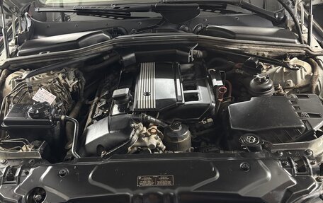 BMW 5 серия, 2004 год, 800 000 рублей, 2 фотография