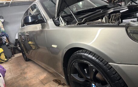 BMW 5 серия, 2004 год, 800 000 рублей, 4 фотография