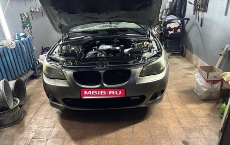 BMW 5 серия, 2004 год, 800 000 рублей, 3 фотография