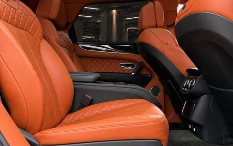 Bentley Bentayga I, 2016 год, 11 500 000 рублей, 10 фотография