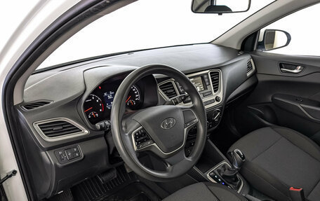Hyundai Solaris II рестайлинг, 2022 год, 1 570 000 рублей, 15 фотография