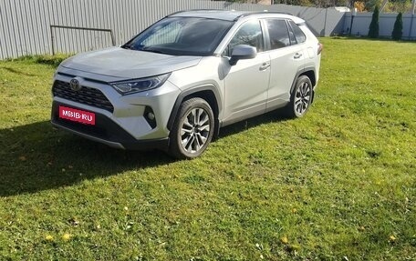 Toyota RAV4, 2022 год, 3 600 000 рублей, 1 фотография