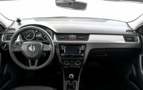 Skoda Rapid I, 2019 год, 900 000 рублей, 13 фотография