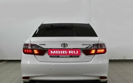 Toyota Camry, 2016 год, 1 990 000 рублей, 7 фотография