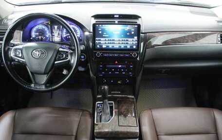 Toyota Camry, 2016 год, 1 990 000 рублей, 14 фотография