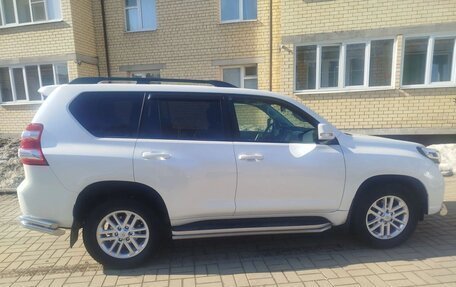 Toyota Land Cruiser Prado 150 рестайлинг 2, 2017 год, 4 500 000 рублей, 2 фотография