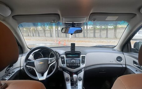 Chevrolet Cruze II, 2010 год, 600 000 рублей, 14 фотография