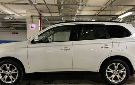 Mitsubishi Outlander III рестайлинг 3, 2014 год, 1 430 000 рублей, 15 фотография