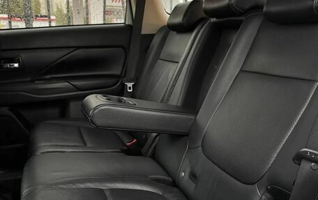 Mitsubishi Outlander III рестайлинг 3, 2014 год, 1 430 000 рублей, 22 фотография