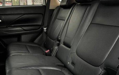 Mitsubishi Outlander III рестайлинг 3, 2014 год, 1 430 000 рублей, 23 фотография