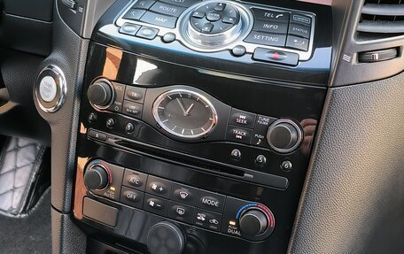 Infiniti QX70, 2014 год, 2 450 000 рублей, 15 фотография