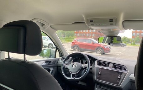 Volkswagen Tiguan II, 2020 год, 2 490 000 рублей, 9 фотография