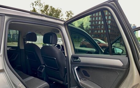 Volkswagen Tiguan II, 2020 год, 2 490 000 рублей, 13 фотография