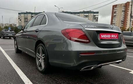 Mercedes-Benz E-Класс, 2019 год, 3 385 000 рублей, 4 фотография