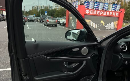 Mercedes-Benz E-Класс, 2019 год, 3 385 000 рублей, 9 фотография