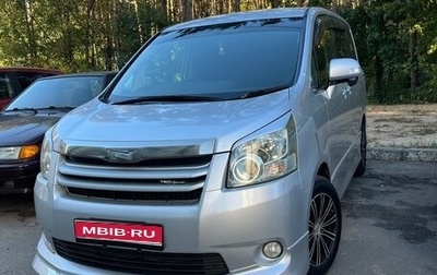 Toyota Noah III, 2010 год, 1 700 000 рублей, 1 фотография