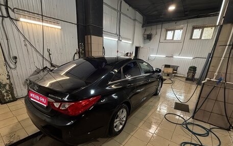 Hyundai Sonata VI, 2012 год, 950 000 рублей, 1 фотография