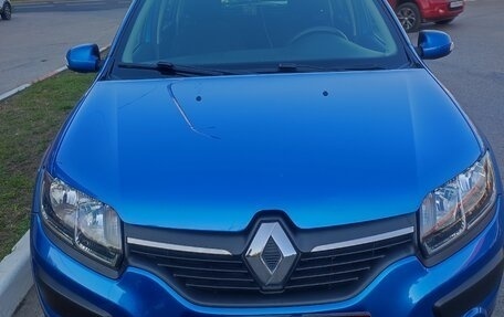 Renault Sandero II рестайлинг, 2016 год, 890 000 рублей, 1 фотография