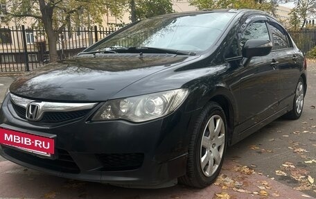 Honda Civic VIII, 2010 год, 800 000 рублей, 2 фотография