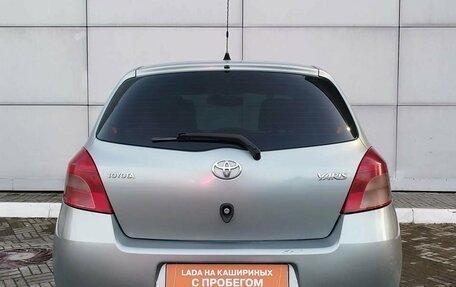 Toyota Yaris III рестайлинг, 2007 год, 400 000 рублей, 6 фотография