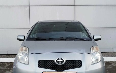 Toyota Yaris III рестайлинг, 2007 год, 400 000 рублей, 2 фотография