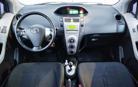 Toyota Yaris III рестайлинг, 2007 год, 400 000 рублей, 12 фотография
