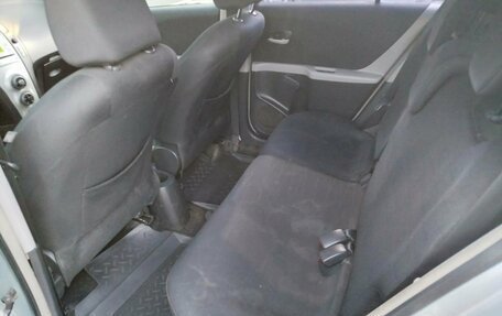Toyota Yaris III рестайлинг, 2007 год, 400 000 рублей, 14 фотография