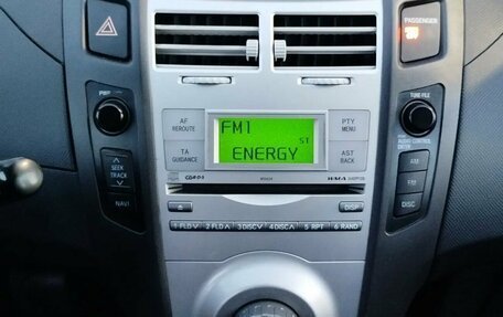 Toyota Yaris III рестайлинг, 2007 год, 400 000 рублей, 18 фотография