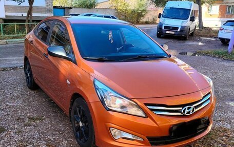 Hyundai Solaris II рестайлинг, 2014 год, 1 000 000 рублей, 2 фотография