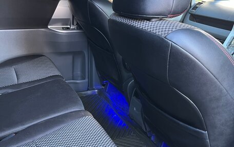 Toyota Noah III, 2010 год, 1 700 000 рублей, 21 фотография