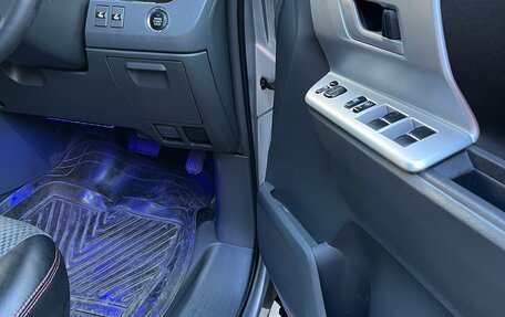 Toyota Noah III, 2010 год, 1 700 000 рублей, 20 фотография