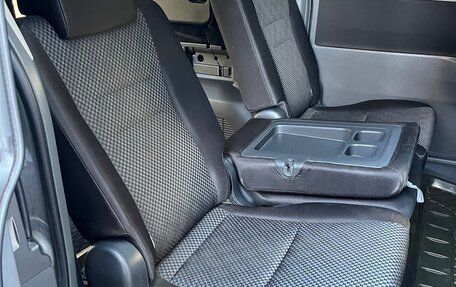 Toyota Noah III, 2010 год, 1 700 000 рублей, 30 фотография