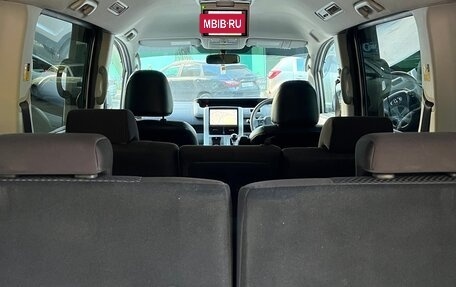 Toyota Noah III, 2010 год, 1 700 000 рублей, 27 фотография