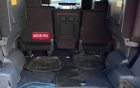 Toyota Noah III, 2010 год, 1 700 000 рублей, 28 фотография
