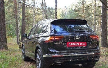 Volkswagen Tiguan II, 2018 год, 3 600 000 рублей, 4 фотография