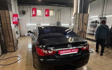 Hyundai Sonata VI, 2012 год, 950 000 рублей, 5 фотография
