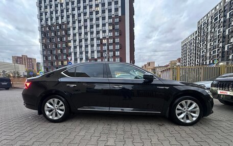 Skoda Superb III рестайлинг, 2020 год, 2 400 000 рублей, 1 фотография