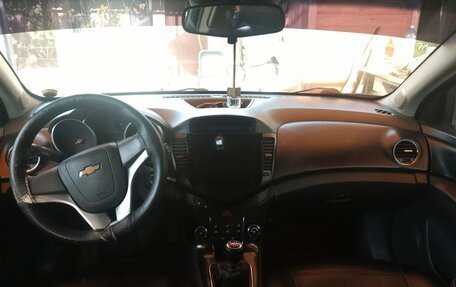 Chevrolet Cruze II, 2010 год, 700 000 рублей, 1 фотография