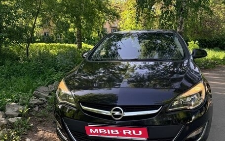 Opel Astra J, 2012 год, 730 000 рублей, 2 фотография