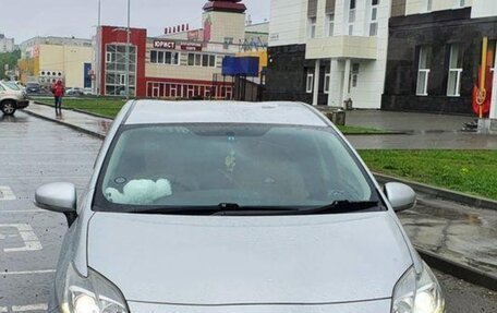 Toyota Prius, 2013 год, 50 000 рублей, 2 фотография