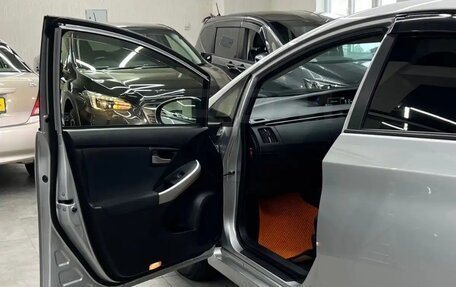 Toyota Prius, 2013 год, 50 000 рублей, 12 фотография