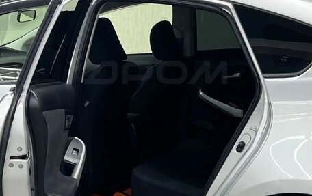 Toyota Prius, 2013 год, 50 000 рублей, 14 фотография