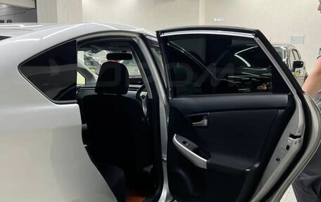 Toyota Prius, 2013 год, 50 000 рублей, 17 фотография
