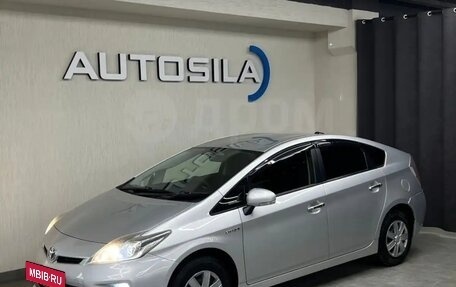 Toyota Prius, 2013 год, 50 000 рублей, 28 фотография