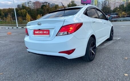 Hyundai Solaris II рестайлинг, 2015 год, 1 200 000 рублей, 2 фотография
